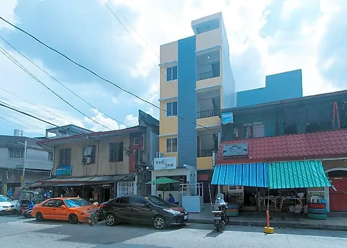 Hotel Reddoorz @ Delorian Residences *