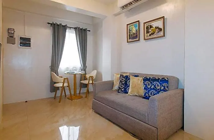 Reddoorz @ Delorian Residences Hotel