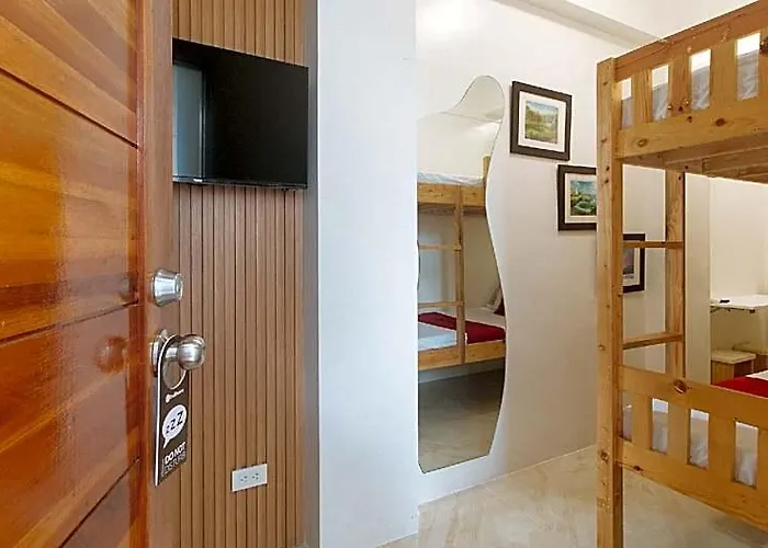 Reddoorz @ Delorian Residences *
