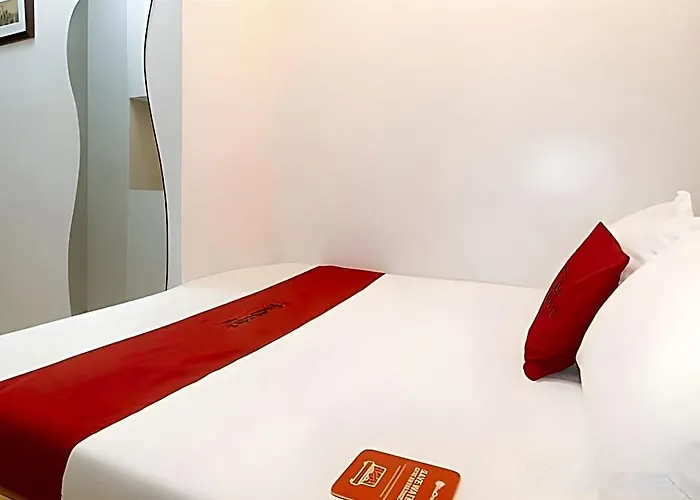 Reddoorz @ Delorian Residences Hotel