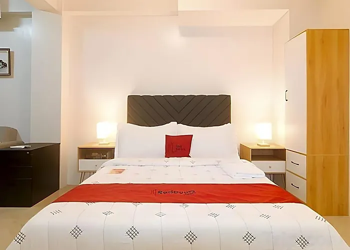 Reddoorz @ Delorian Residences Hotel *