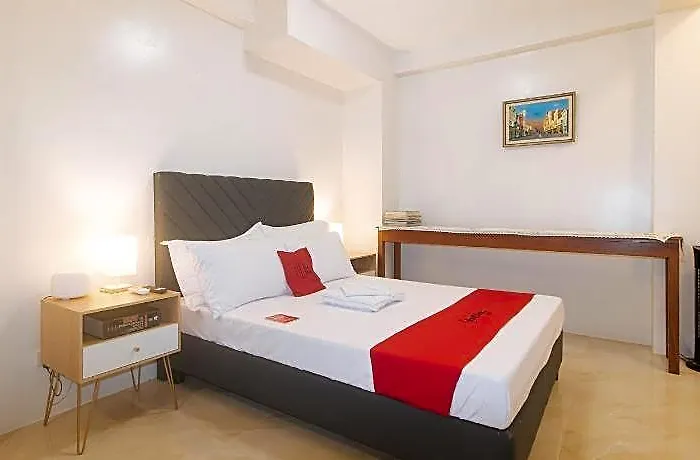 Reddoorz @ Delorian Residences *